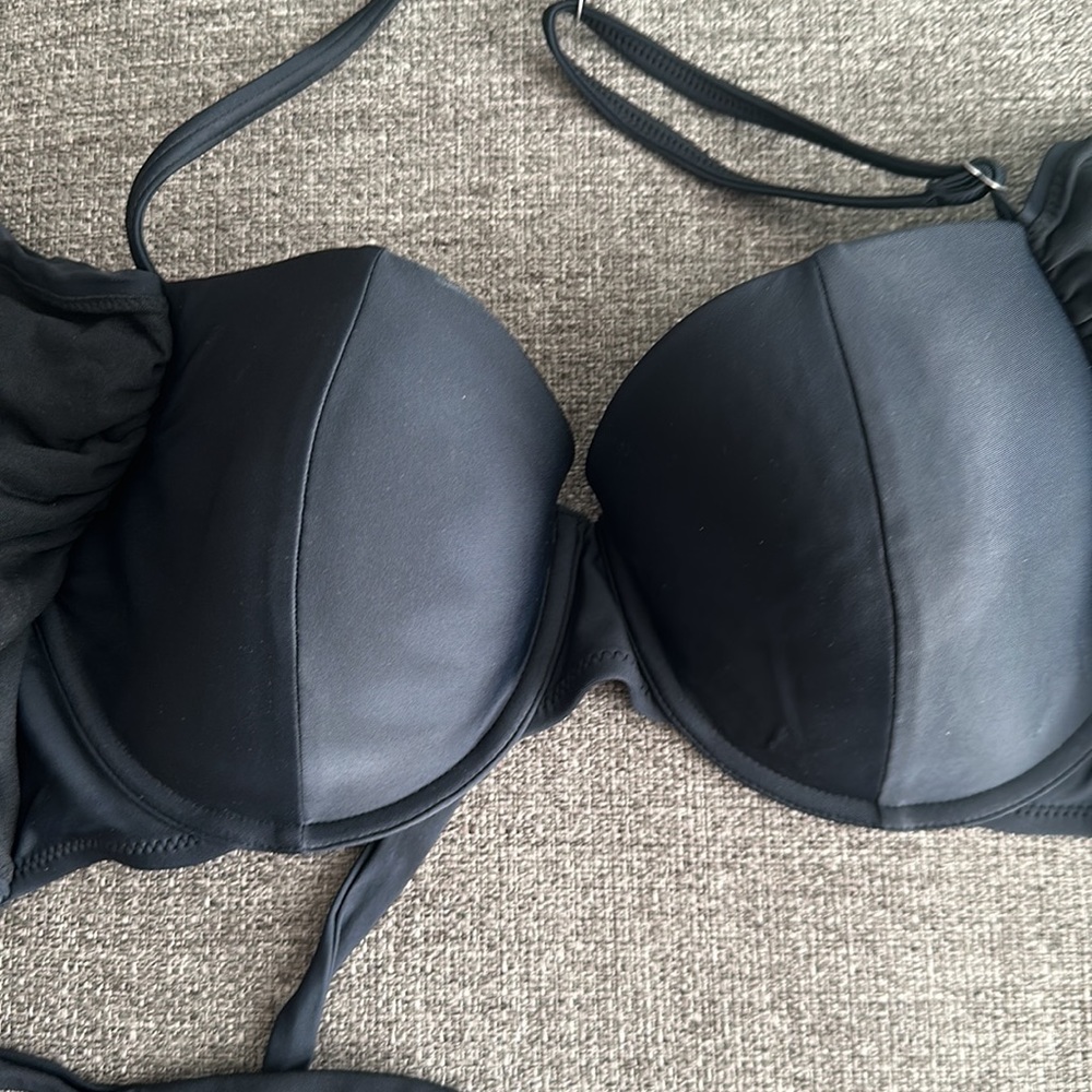 Old Navy Underwire Wrap Bikini Top - Picture 4 of 7